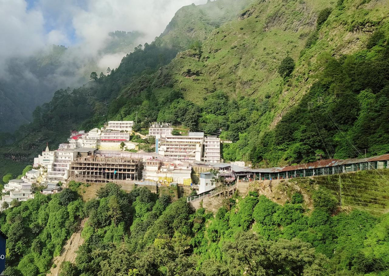 Kashmir Trip with Vaishno Devi By Cab 9 Days